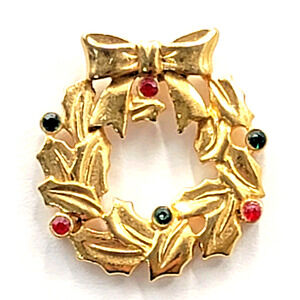 1988 JJ Christmas Wreath Pin Red Green Rhinestones Gold Tone Holiday Jewelry VTG